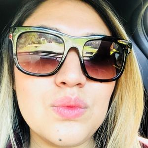 Meet your Posher, Lidia